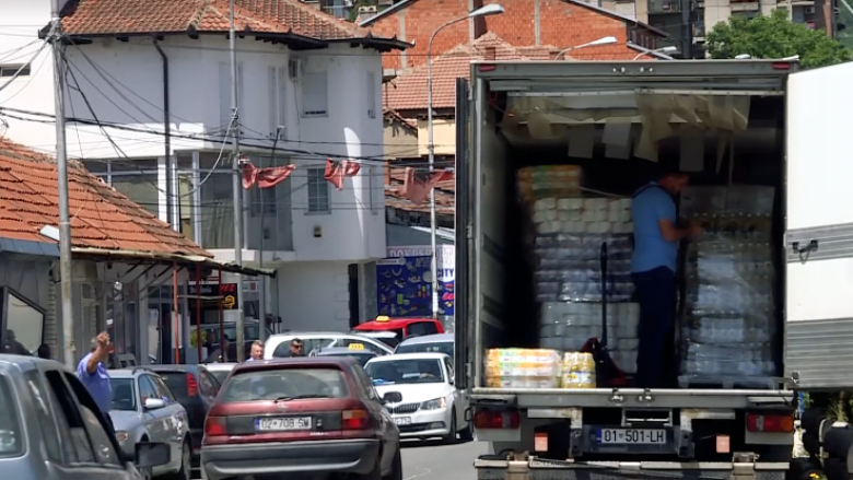 Qytetarët në veri nuk blejnë ushqime në pikat shitëse të Qeverisë (Video)