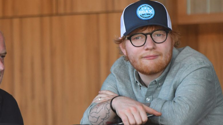 Ed Sheeran thotë se ka ndërprerë kontaktet me shoqërinë, fama botërore i ka dhënë atij shqetësim si një ‘kafshë në kopshtin zoologjik’