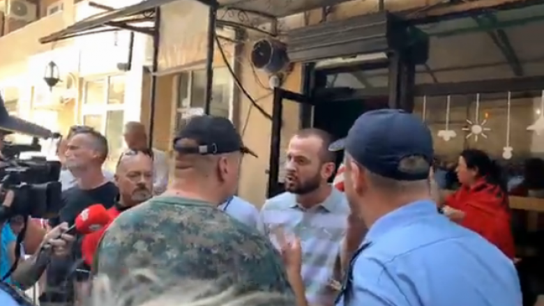 Vëllau i “El Chekës” thotë se është sulmuar gjatë protestës