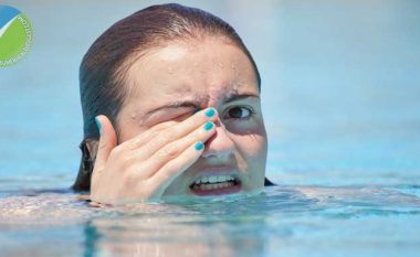 Klori nuk është arsyeja se përse ju skuqen sytë në pishinë, por urina