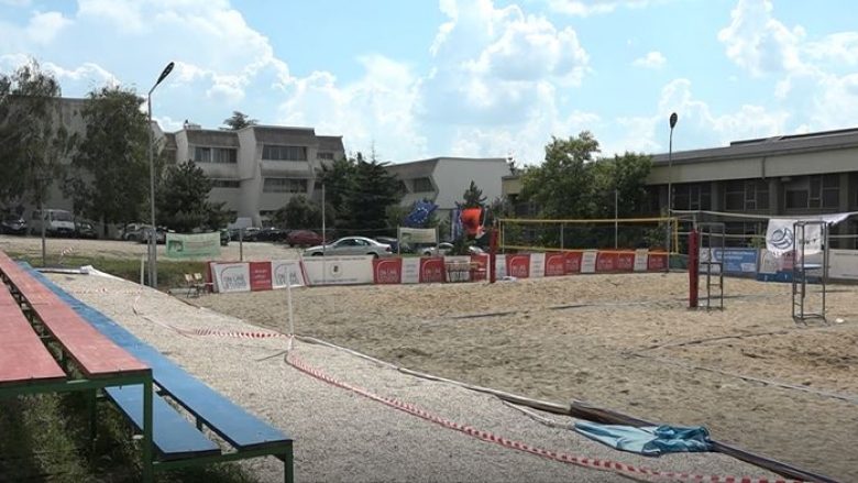 Fusha e sportit e ndërtuar jashtë kushteve të kontratës, UP paguan mbi 2 mijë euro për punët e pakryera