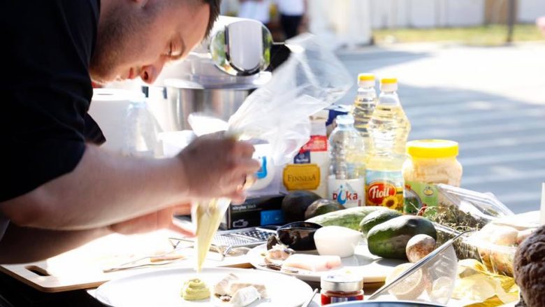 ‘Bukë e kripë e zemërbardhë’, mbahet festivali që promovon gastronominë shqiptare