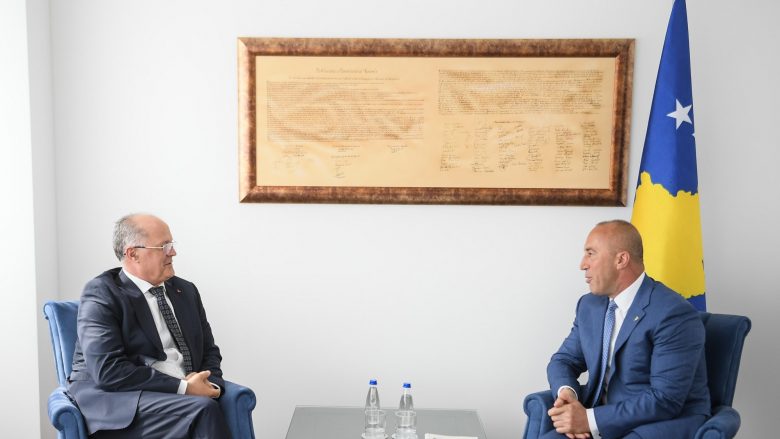 Kryeministri Haradinaj takon deputetin Ramiz Kelmendi, flasin për fuqizimin e ekonomisë