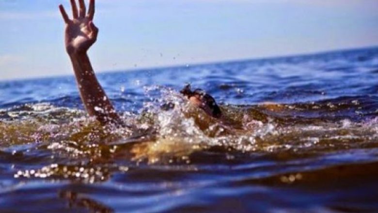 Shpëtohet një 21-vjeçar në Shqipëri, rrezikonte të mbytej në det