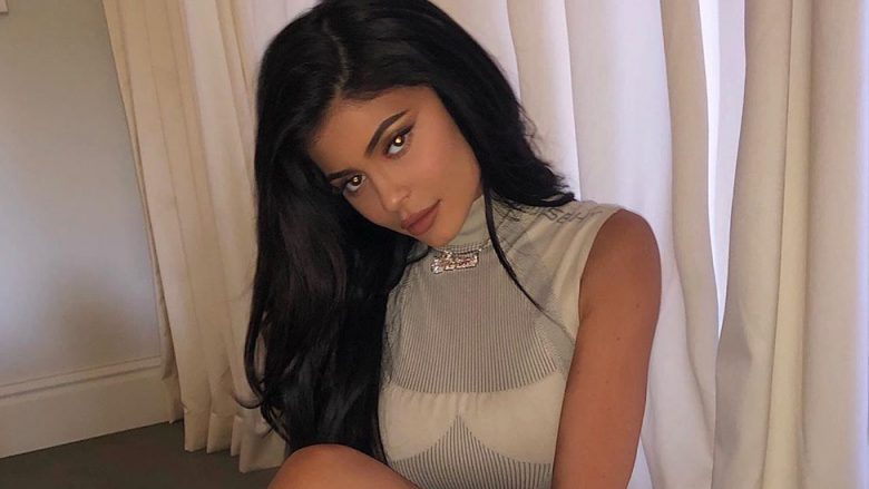 Kylie Jenner: Jeta ime nuk është ashtu siç duket në rrjetet sociale