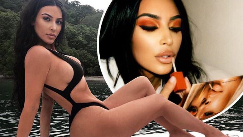 Kim Kardashian i lë pak vend imagjinatës, ndërsa pozon me bikini