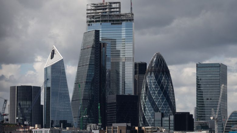 Londra si mbretëria e financave të botës, po vihet në rrezik