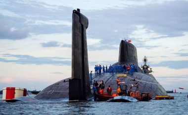 Zjarri në një nëndetëse ruse vret 14 marinarë