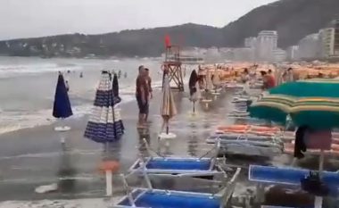 Moti i keq zbraz plazhet në bregdetin shqiptar
