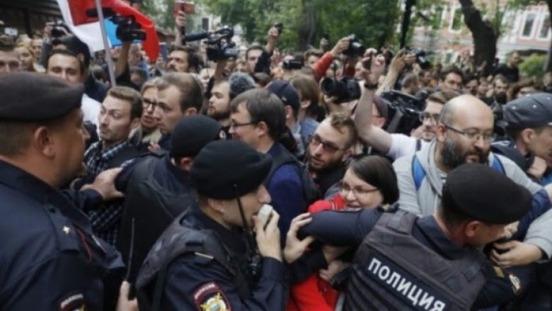 Protestuesit në Moskë: Putini është hajn