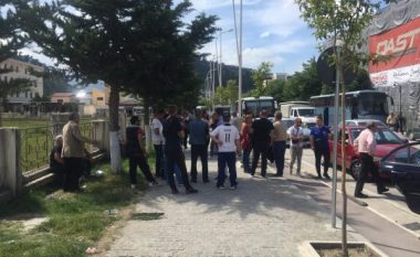 Protesta e opozitës, rreth 1200 qytetarë nisen nga Berati drejt Tiranës