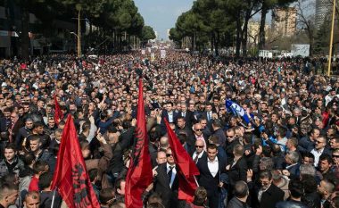Shqipëri: Opozita sërish në protestë