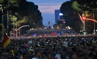 Protesta e opozitës në Tiranë