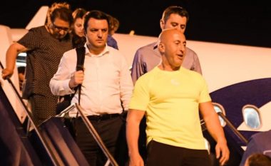Haradinaj kthehet nga Haga: Pafajësinë time nuk mund ta vë në pikëpyetje askush