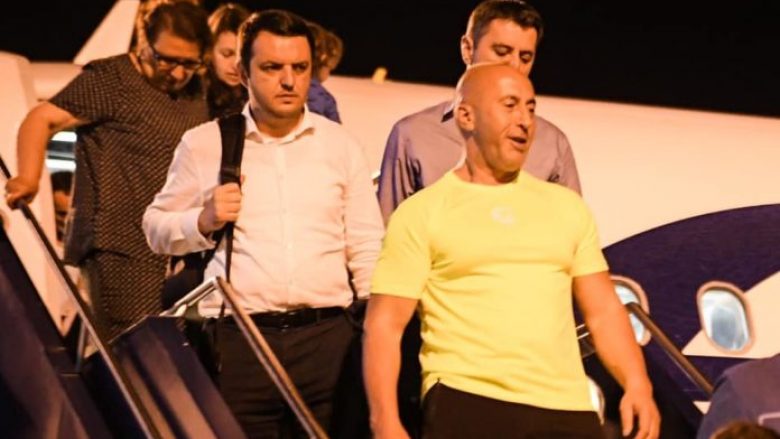Haradinaj kthehet nga Haga: Pafajësinë time nuk mund ta vë në pikëpyetje askush