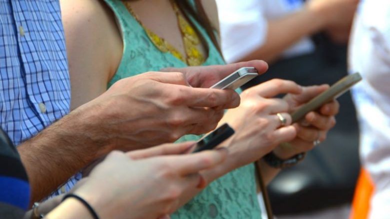 Nga sot qytetarët e Ballkanit do të kenë çmime më të lira të roamingut për komunikim (Dokument)