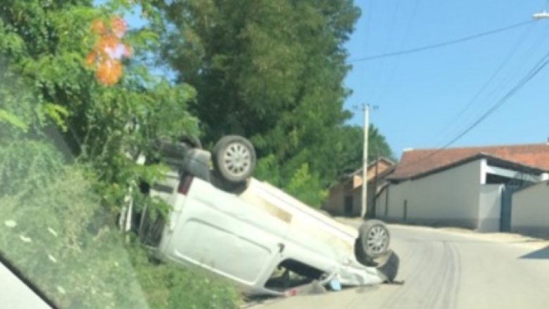 Rrokulliset vetura në Randobravë të Prizrenit, lëndohet një person