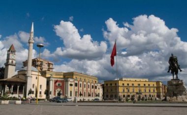 Italianët zgjedhin Shqipërinë për taksat dhe kosto të shërbimeve më të ulëta