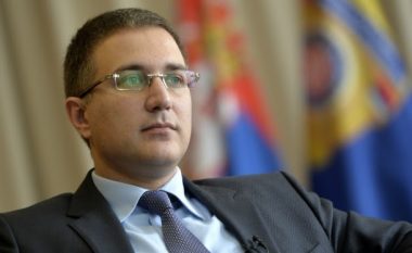 ‘Diplomoi’ në shkollën që nuk ekziston, padi penale kundër ministrit Stefanoviq