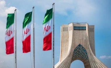 Këshilltari i Macronit shkon në Iran për uljen e tensioneve