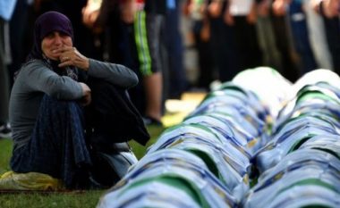 Holanda, vetëm 10% përgjegjëse për masakrën e Srebrenicës