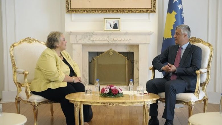 Thaçi pret në takim lamtumirës shefen e EULEX-it