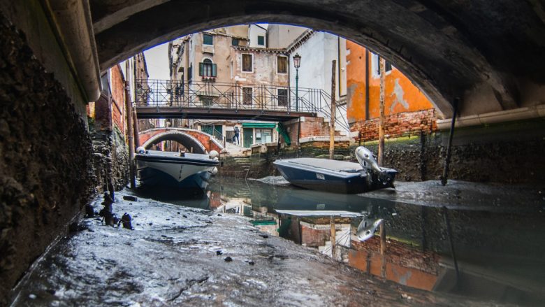 Fotografi që tregojnë se si duket Venecia, kur “i dalin të palarat”