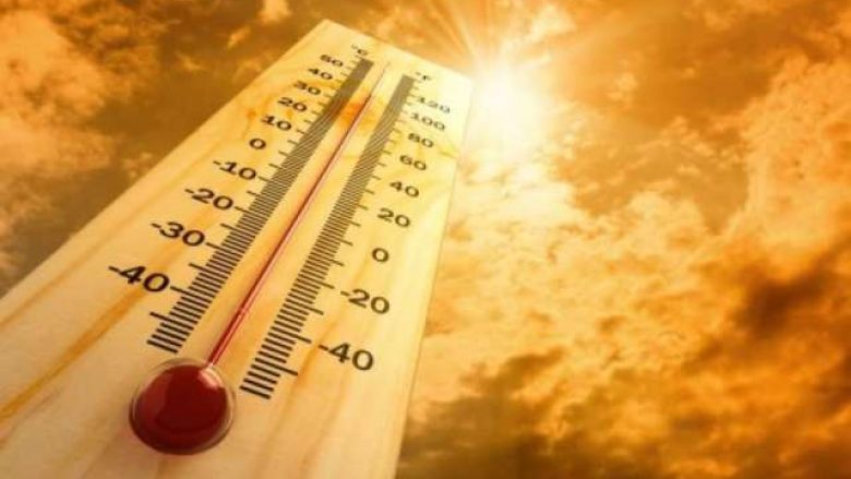 Mot i nxehtë, rekomandohen qytetarët t’i shmangen qëndrimit në diell gjatë orëve të mesditës