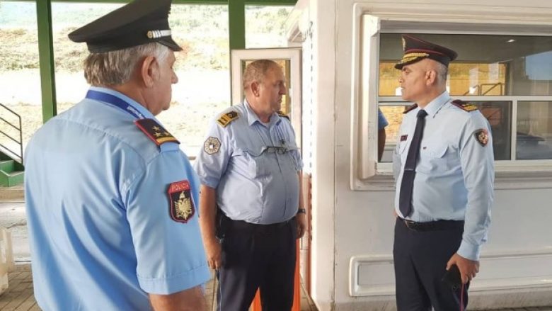 Shefi i policisë shqiptare takon punonjësit e policisë kufitare të Kosovës