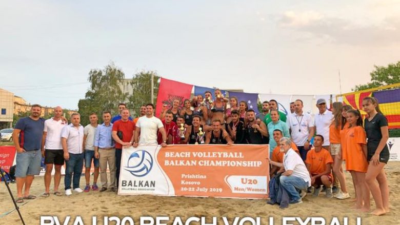 Kosova fiton një medalje të artë dhe dy të bronzta në volejbollin në rërë