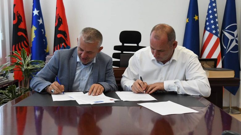 Lladrovci nënshkruan marrëveshje me “Jetimat e Ballkanit” për ndërtimin e 7 shtëpive për familjet në nevojë
