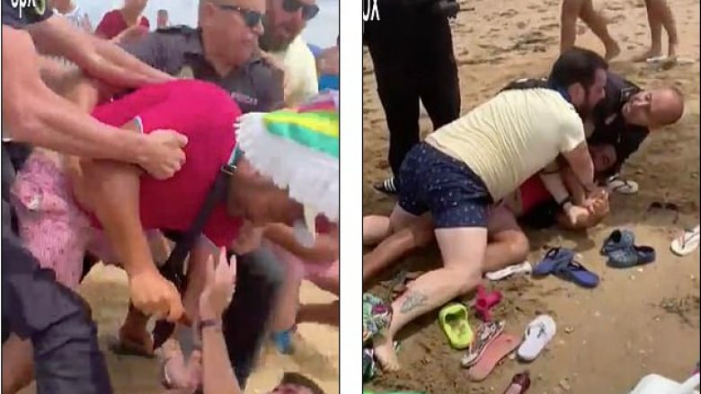 Momenti kur polici spanjoll theret tri herë me thikë nga shitësi ilegal, e gjitha ndodhi para qindra pushuesve në plazh