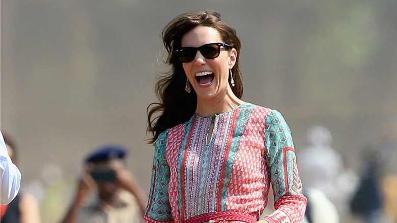 Sekreti i linjës trupore të Kate Middleton: Ky ushtrim për forcim të shpinës dhe formësim të belit bën çudira!