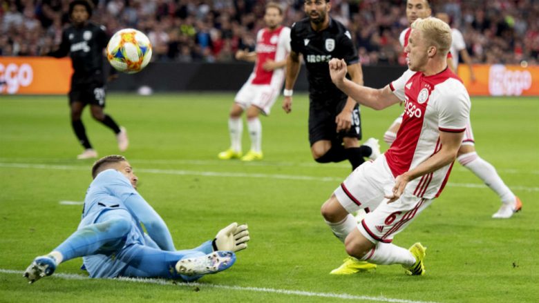 Pas interesimit të Real Madridit, Van de Beek: Ka gjasa që të mbetem te Ajaxi