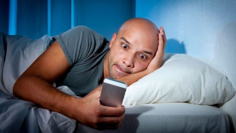 Pse disa njerëz s’e kanë aspak problem të flenë pak orë gjatë natës