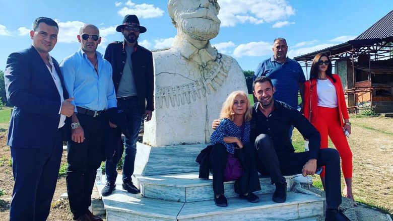 Aktorja e serialit “Nusja nga Stambolli”, Semra Dinçer viziton Kompleksin Memorial “Adem Jashari”