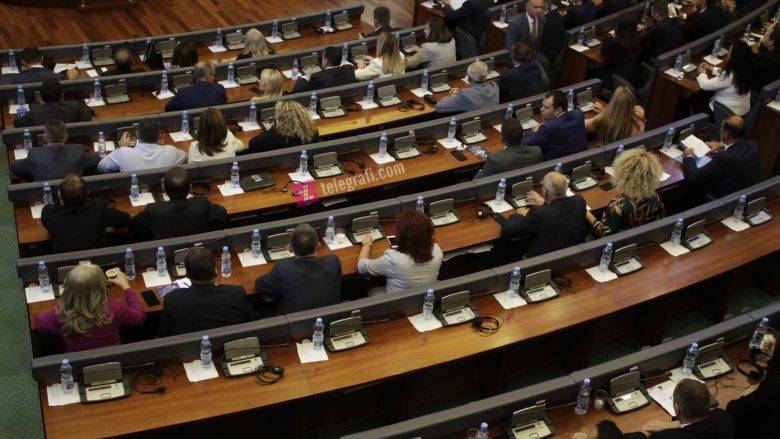 Çdo gjë që ndodhi në ditën e shpërndarjes së Kuvendit të Kosovës