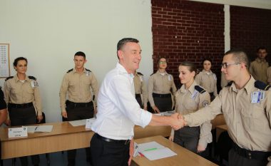 Veseli para policëve të rinj: Do të bëj çmos që të rinjtë të qëndrojnë në Kosovë