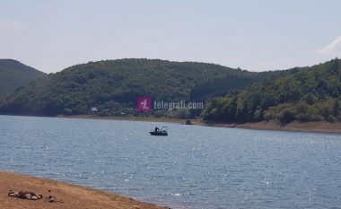 Edhe pas katër ditësh kërkimi, ende asnjë gjurmë të personit i cili u fundos të dielën në Liqenin e Batllavës