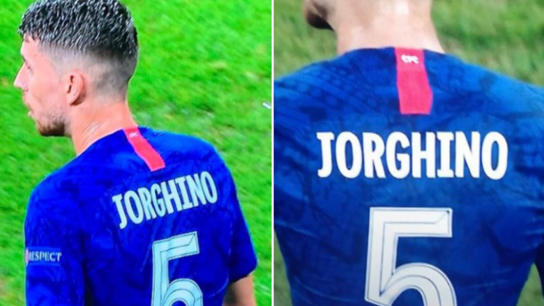 Tifozët e futbollit e tallin Jorginhon pas gabimit në fanellë, emri i tij është shkruar ‘Jorghino’