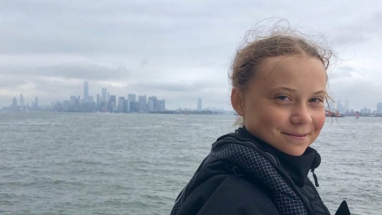 Greta Thunberg mbërrin në New York, pas një udhëtimi 15-ditor me anije nëpër Atlantik