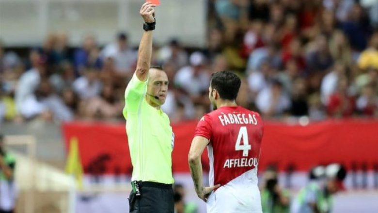 Skuqet shkaku i një ndërhyrje të pa nevojshme, Fabregas suspendohet me tri ndeshje