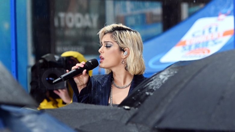 Bebe Rexha ka një mesazh të fuqishëm për producentët e muzikës: Mos bëni kalkulime!