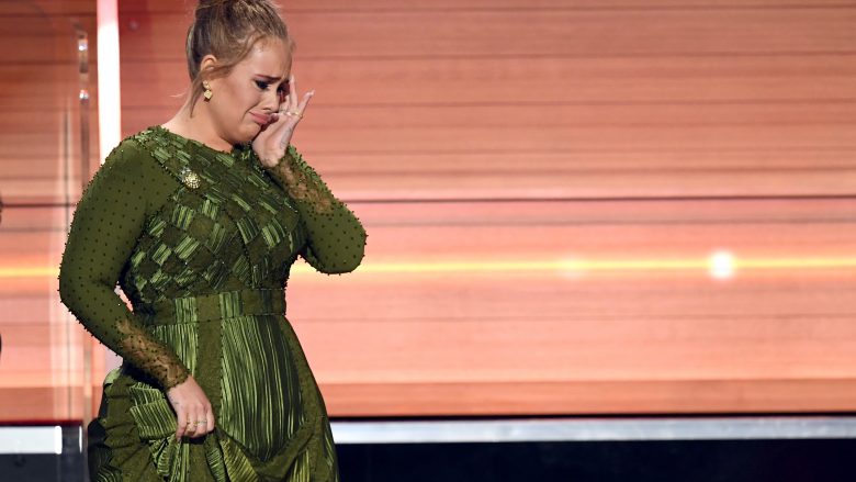 Askush nuk e kishte kontaktuar kur s’ishte e famshme, Adele ishte regjistruar në një faqe për takime ‘online’ në internet
