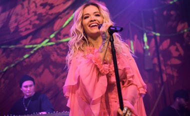 Rita Ora sërish probleme me frymëmarrjen