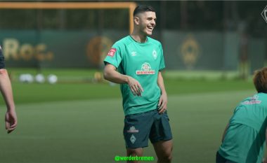 Rashica lëshoi fushën i lënduar, trajneri i Werderit jep detaje