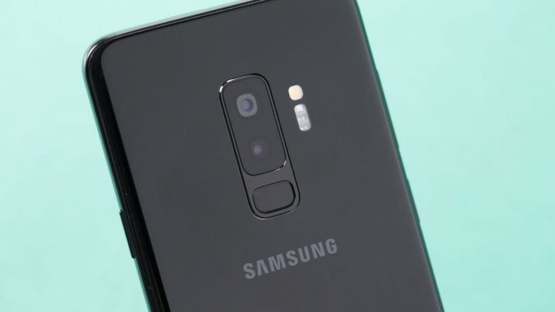 Samsung lanson një telefon që ka bateri me material special, që mbushet shumë shpejtë