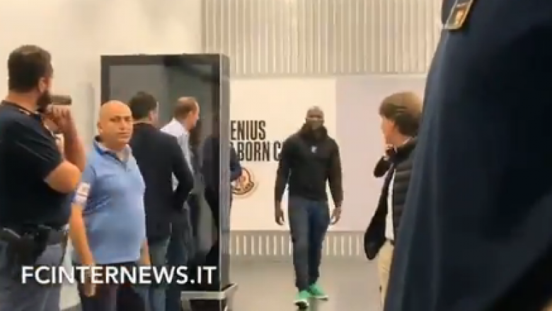 Lukaku arrin në Milano, qindra fansa të Interit e mirëpresin në aeroport