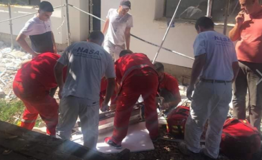 Një punëtor ndërtimtarie bie nga ndërtesa në Prishtinë, dërgohet për trajtim në QKUK