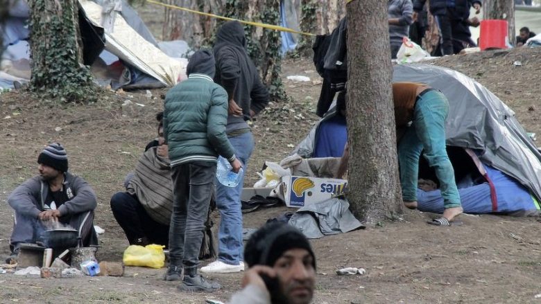 Tetëmbëdhjetë migrantë të plagosur në një incident pranë kufirit Bosnjë dhe Hercegovinë-Kroaci